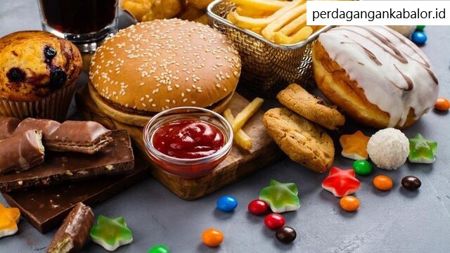 4 Makanan yang Sebaiknya Dibatasi untuk Cegah Kanker